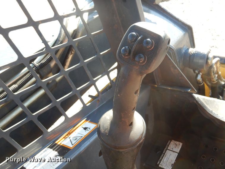 image for item DK0944 2010 John Deere 323D  tracked skid steer loader