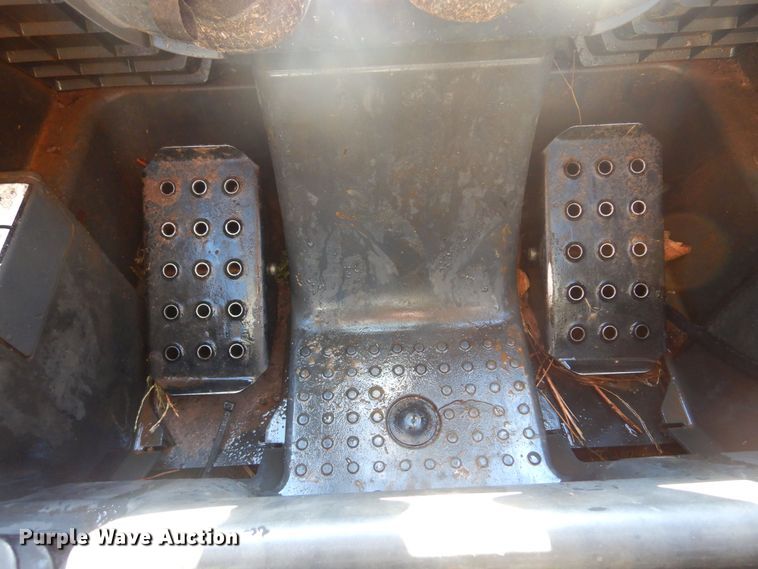 image for item DK0944 2010 John Deere 323D  tracked skid steer loader