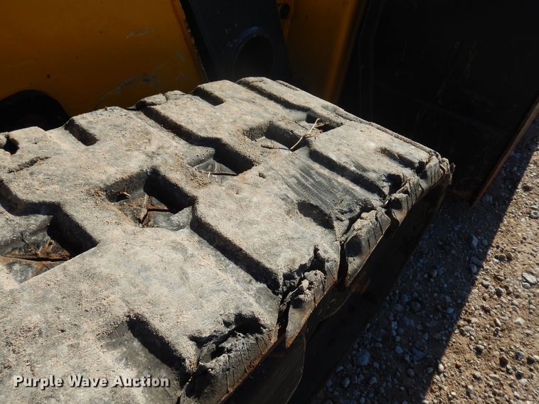 image for item DK0944 2010 John Deere 323D  tracked skid steer loader