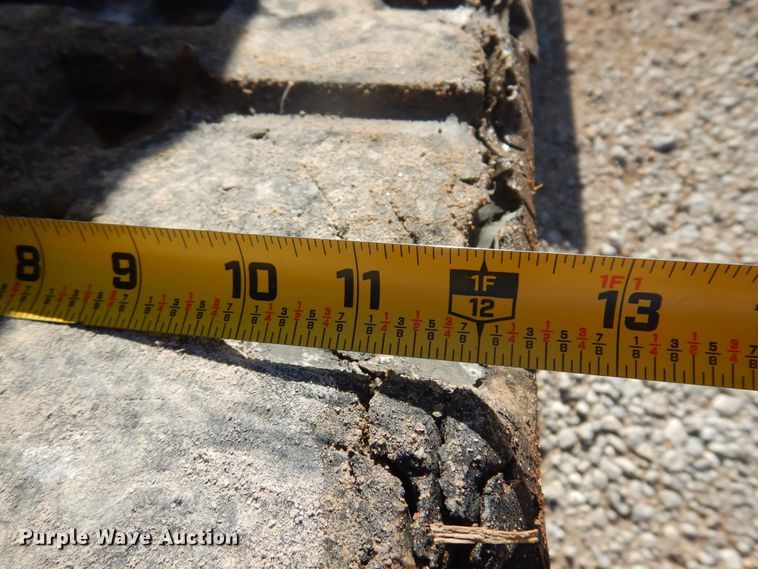 image for item DK0944 2010 John Deere 323D  tracked skid steer loader