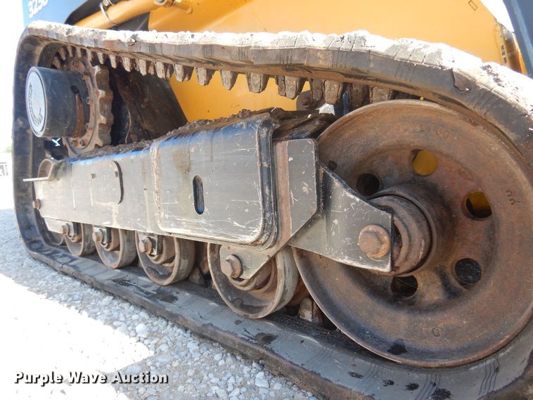 image for item DK0944 2010 John Deere 323D  tracked skid steer loader