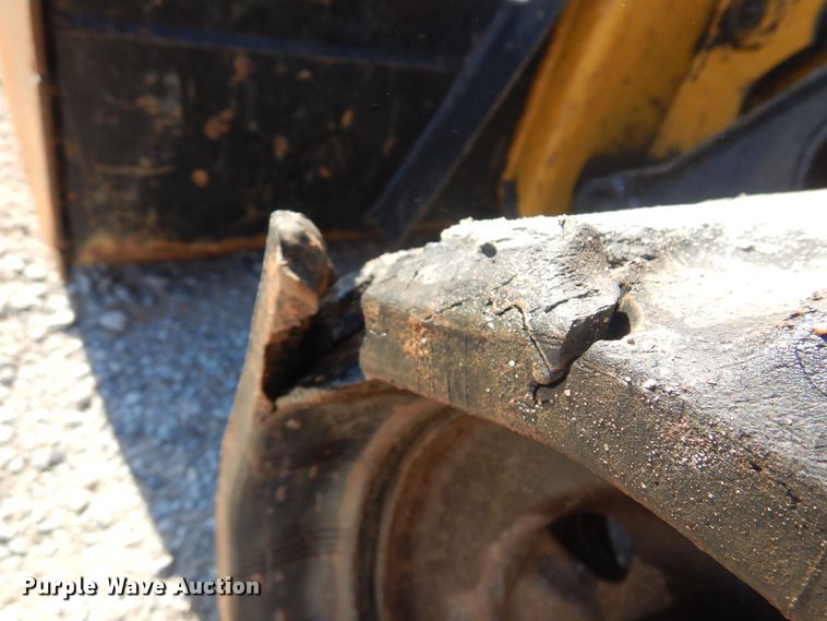 image for item DK0944 2010 John Deere 323D  tracked skid steer loader