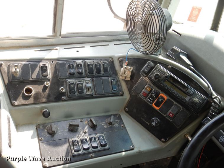 image for item DK0945 2005 Blue Bird Vision  school bus