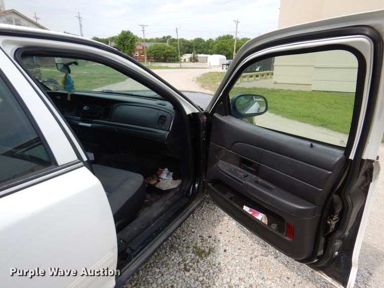 image for item DK0948 2011 Ford Crown Victoria Police Interceptor