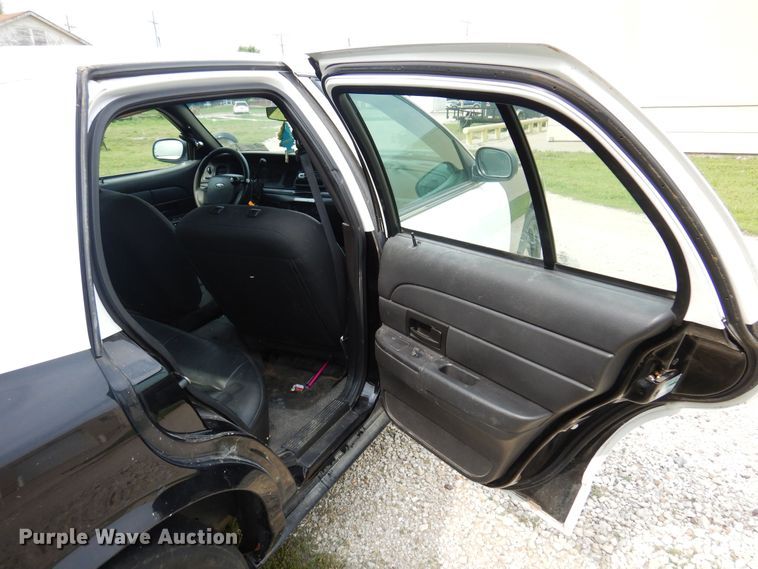 image for item DK0948 2011 Ford Crown Victoria Police Interceptor