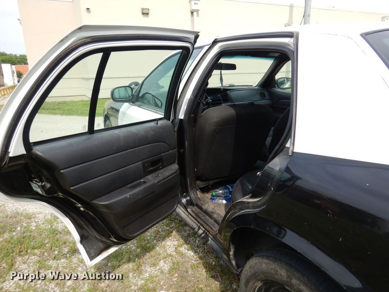 image for item DK0948 2011 Ford Crown Victoria Police Interceptor