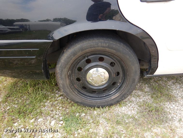image for item DK0948 2011 Ford Crown Victoria Police Interceptor