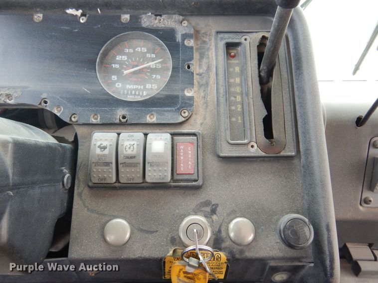 image for item DK0955 2003 Thomas  school bus