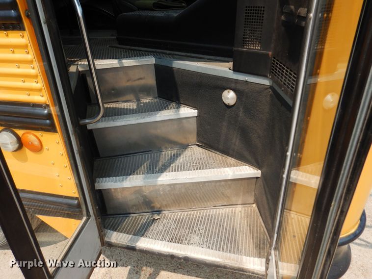 image for item DK0956 2003 Thomas  school bus