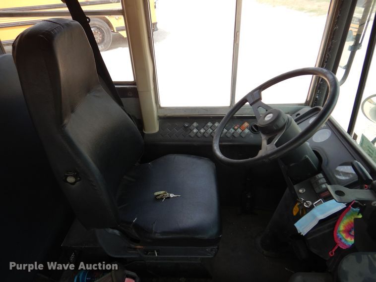 image for item DK0956 2003 Thomas  school bus