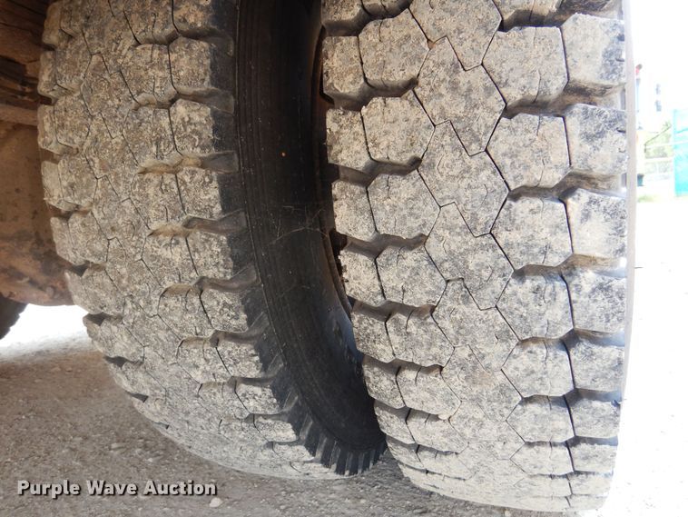 image for item DK0956 2003 Thomas  school bus