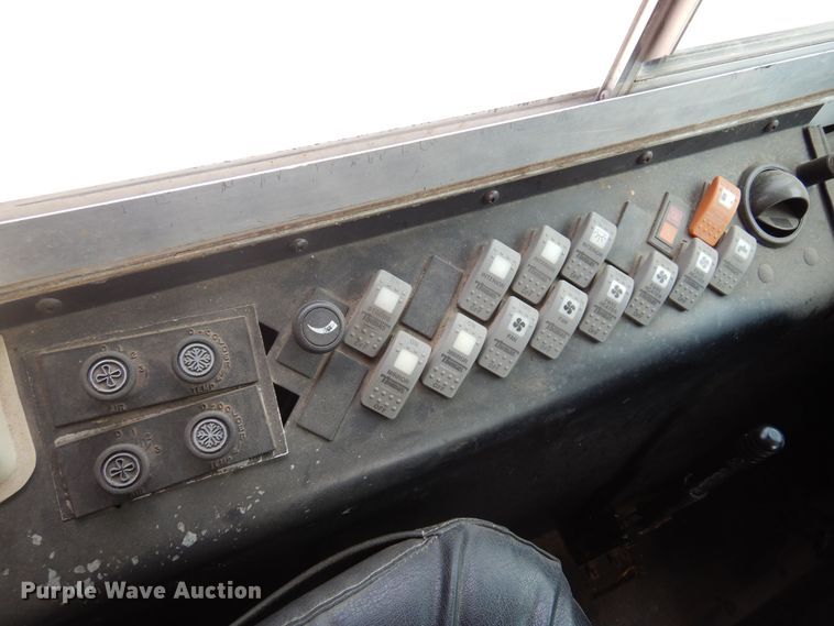 image for item DK0957 2003 Thomas Built  school bus