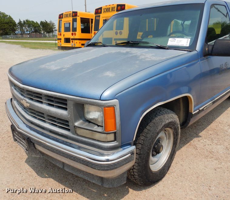 image for item DK0958 1994 Chevrolet Suburban  SUV