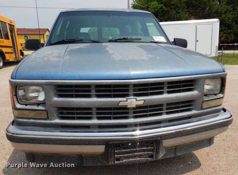 image for item DK0958 1994 Chevrolet Suburban  SUV