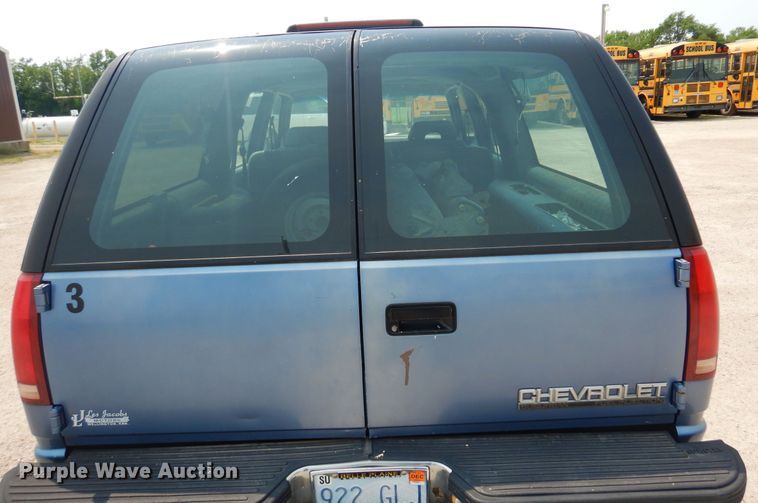 image for item DK0958 1994 Chevrolet Suburban  SUV