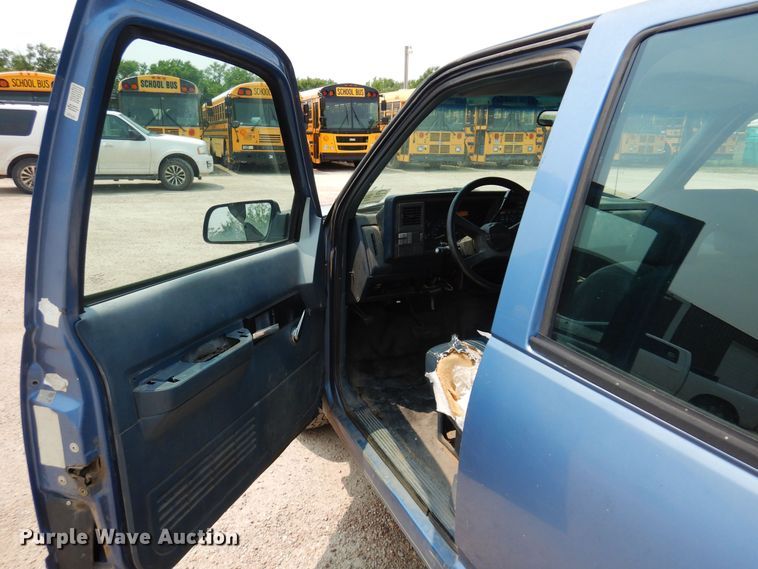 image for item DK0958 1994 Chevrolet Suburban  SUV