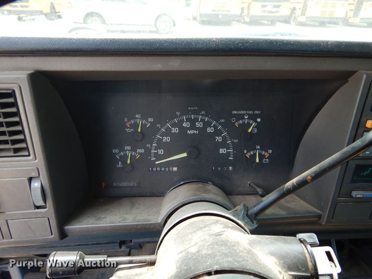 image for item DK0958 1994 Chevrolet Suburban  SUV