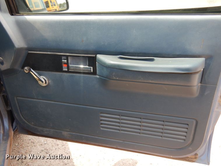 image for item DK0958 1994 Chevrolet Suburban  SUV