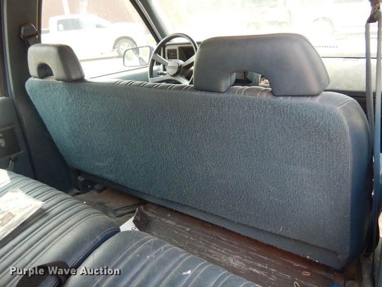 image for item DK0958 1994 Chevrolet Suburban  SUV