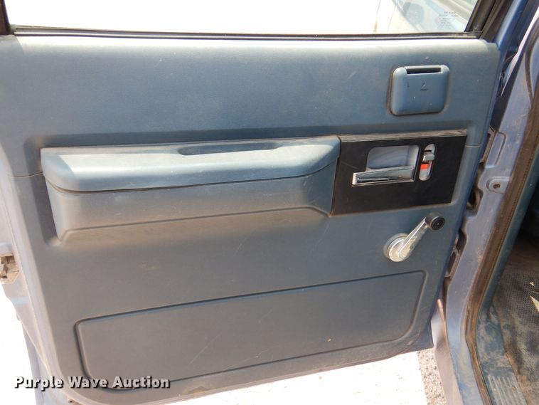 image for item DK0958 1994 Chevrolet Suburban  SUV