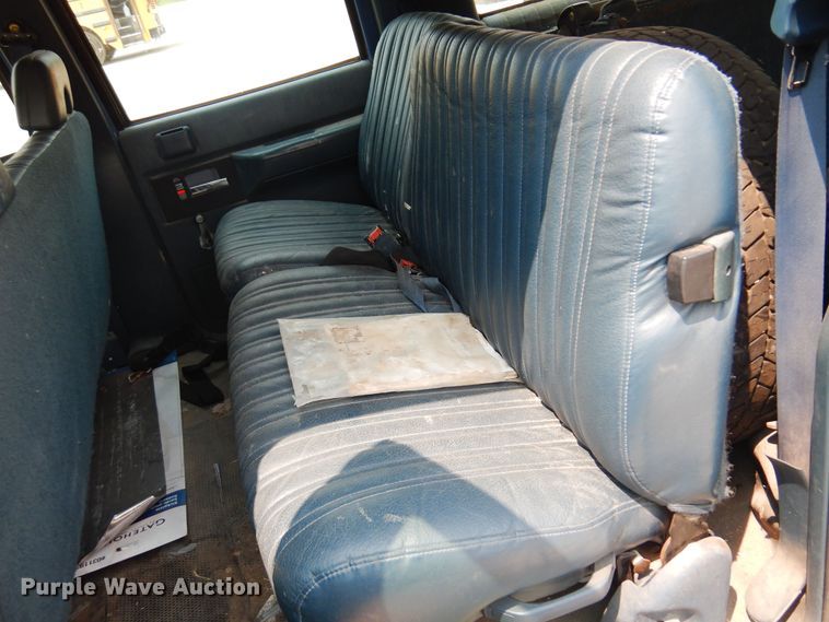 image for item DK0958 1994 Chevrolet Suburban  SUV