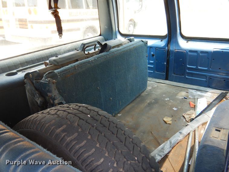 image for item DK0958 1994 Chevrolet Suburban  SUV