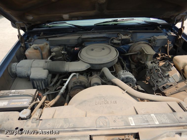 image for item DK0958 1994 Chevrolet Suburban  SUV