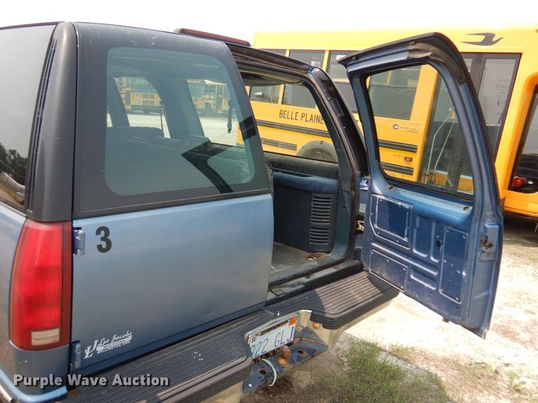 image for item DK0958 1994 Chevrolet Suburban  SUV