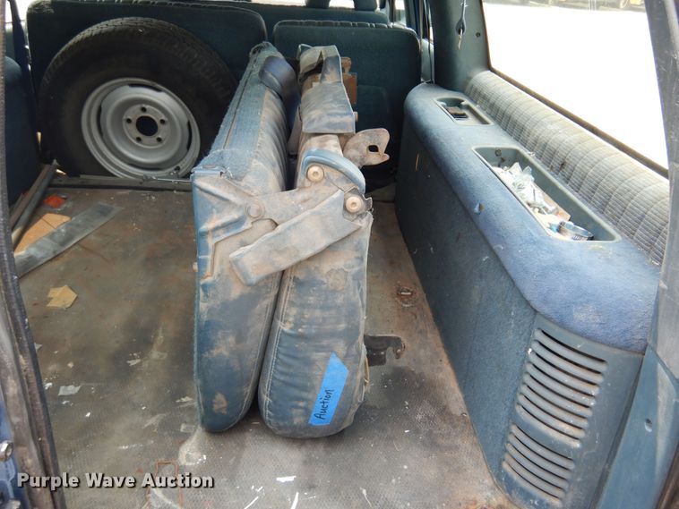 image for item DK0958 1994 Chevrolet Suburban  SUV