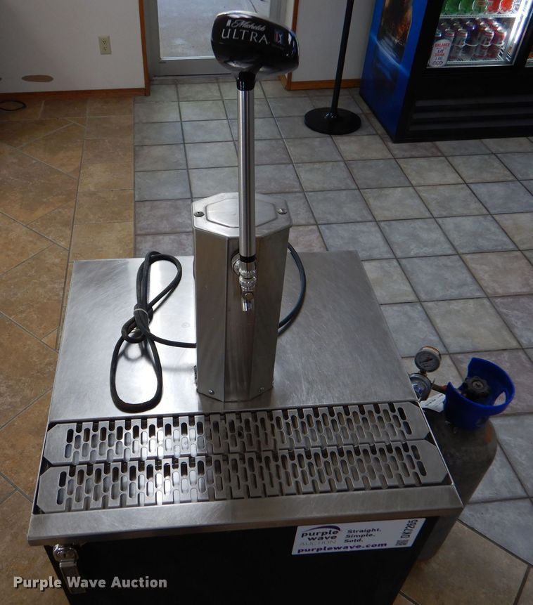 image for item DK7265 Glastender KC24-NC-BS1(R)  kegerator cooler