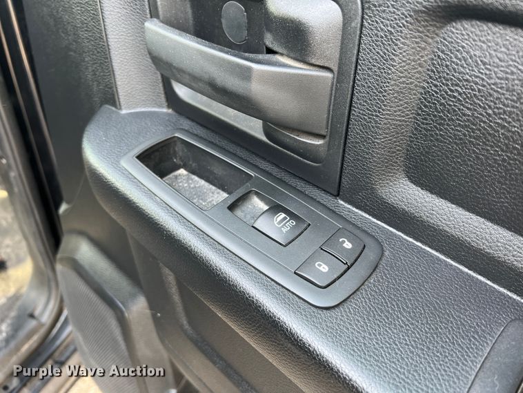 image for item DL4254 2015 Dodge Ram 1500  Crew Cab pickup truck