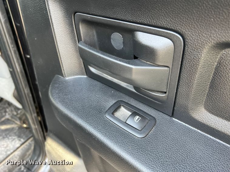 image for item DL4254 2015 Dodge Ram 1500  Crew Cab pickup truck