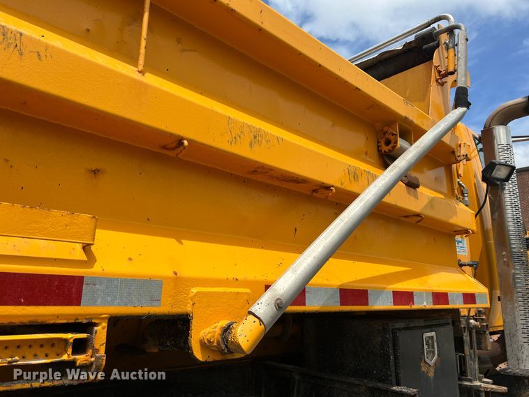image for item DL4279 2009 International WorkStar 7400  dump truck