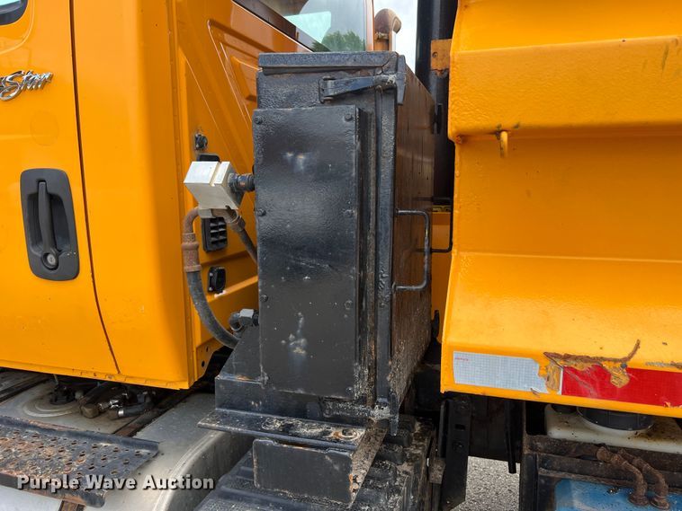 image for item DL4279 2009 International WorkStar 7400  dump truck