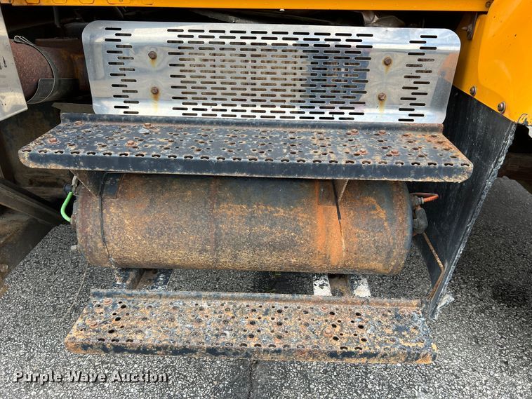 image for item DL4279 2009 International WorkStar 7400  dump truck
