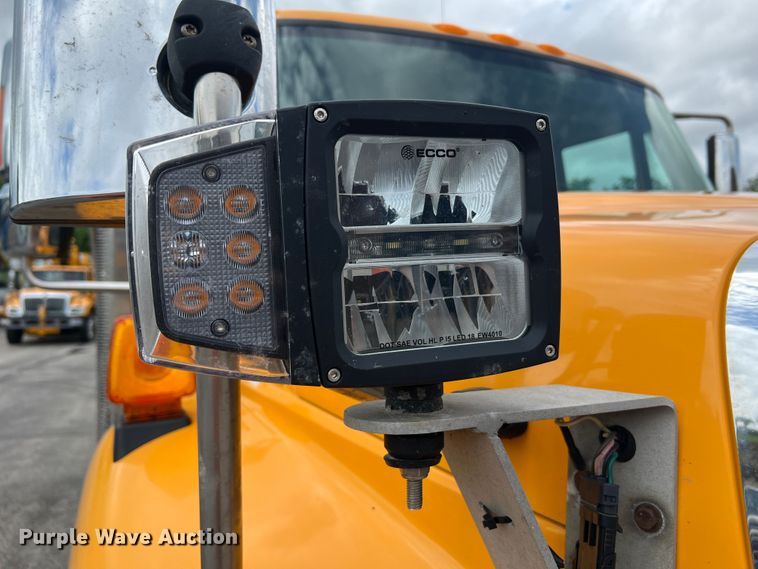 image for item DL4279 2009 International WorkStar 7400  dump truck