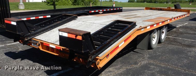 image for item DN1555 2002 Redi Haul  equipment trailer