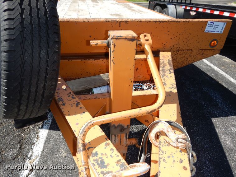 image for item DN1555 2002 Redi Haul  equipment trailer