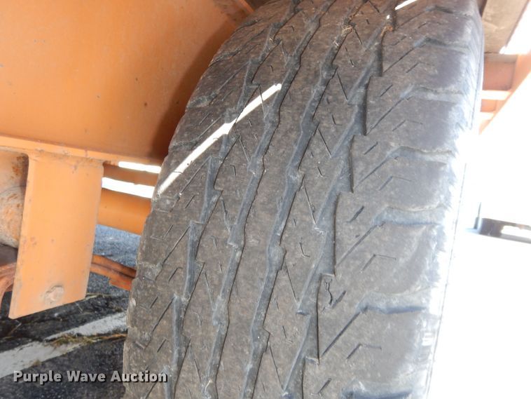 image for item DN1555 2002 Redi Haul  equipment trailer