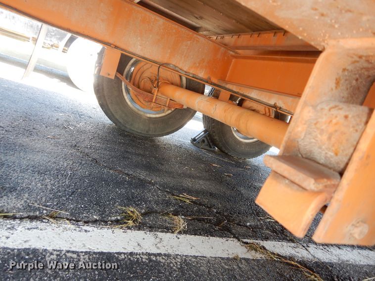 image for item DN1555 2002 Redi Haul  equipment trailer