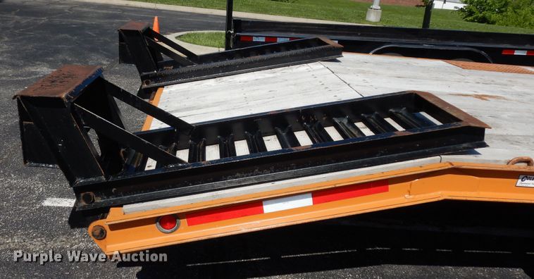 image for item DN1555 2002 Redi Haul  equipment trailer