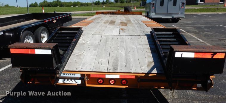 image for item DN1555 2002 Redi Haul  equipment trailer