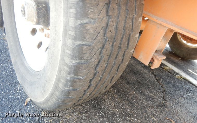 image for item DN1555 2002 Redi Haul  equipment trailer