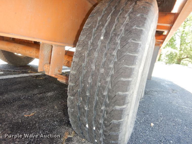 image for item DN1555 2002 Redi Haul  equipment trailer