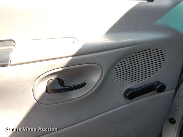 image for item DN1557 2000 Ford E350 XL Super Duty  van