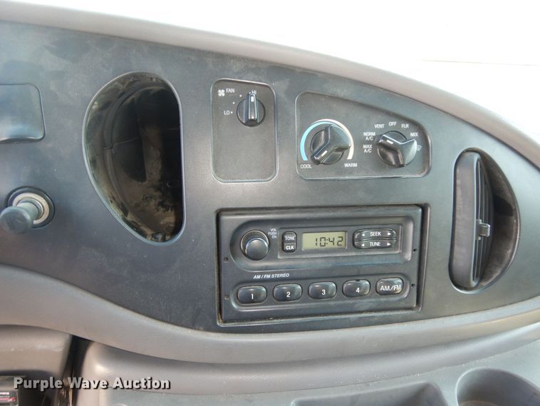image for item DN1557 2000 Ford E350 XL Super Duty  van