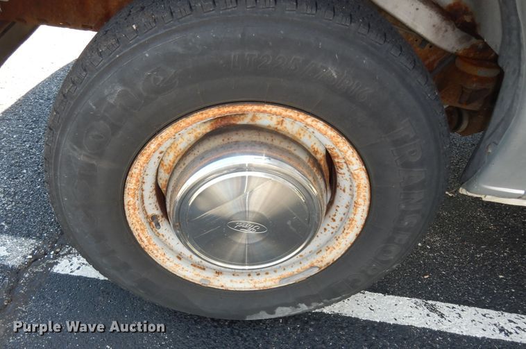 image for item DN1557 2000 Ford E350 XL Super Duty  van