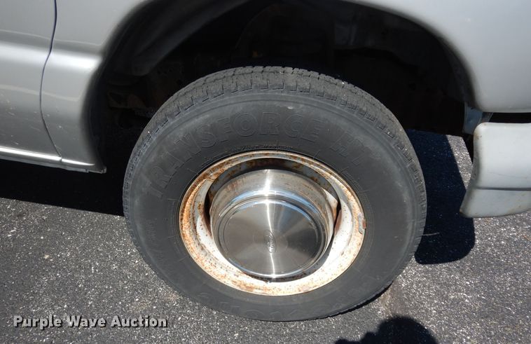 image for item DN1557 2000 Ford E350 XL Super Duty  van