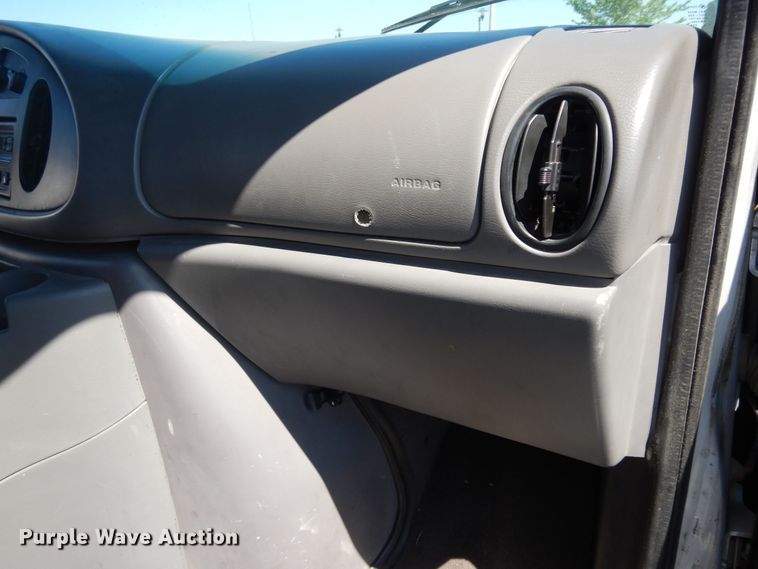 image for item DN1557 2000 Ford E350 XL Super Duty  van