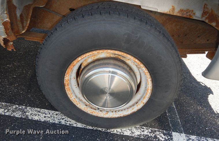 image for item DN1557 2000 Ford E350 XL Super Duty  van